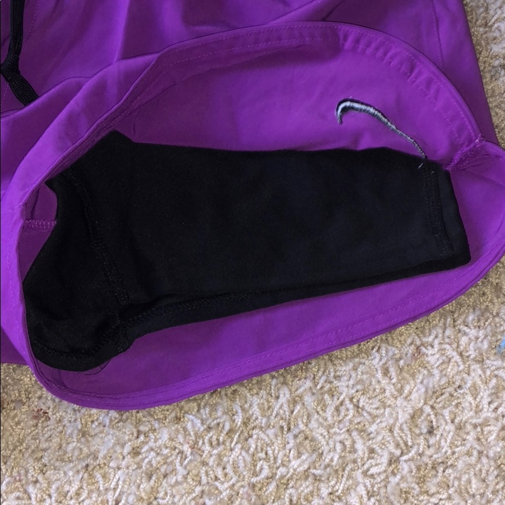 Dry fit nike shorts - Picture 3 of 4
